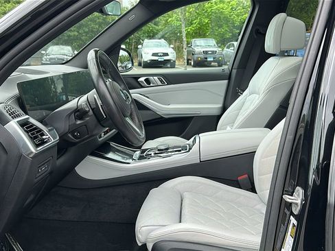 Used 2024 BMW X5 M60i w/ Climate Comfort Package image 10