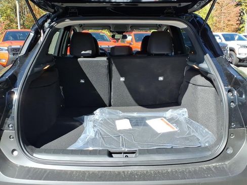 New 2026 Nissan Kicks SR w/ Cold Weather Package image 6