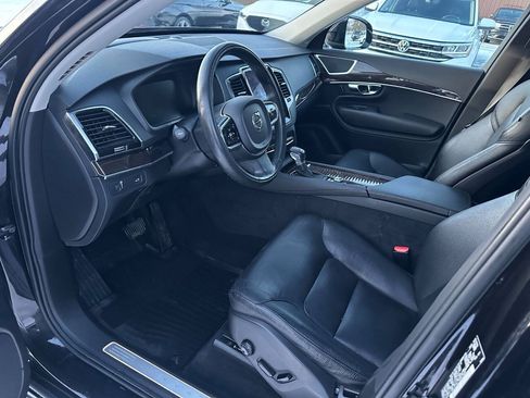 Used 2016 Volvo XC90 T6 Momentum w/ Momentum Plus Package AWD/4WD image 10