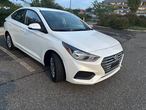 Used 2019 Hyundai Accent SE image 3