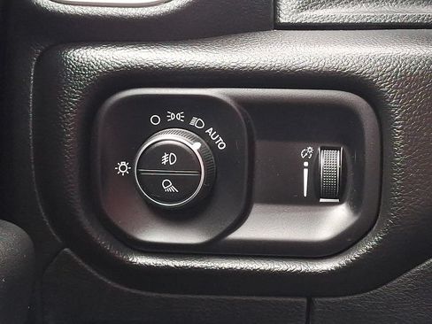 Used 2022 RAM 1500 Big Horn AWD/4WD image 24