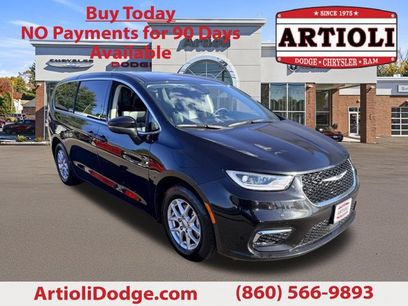 Used 2023 Chrysler Pacifica Touring-L