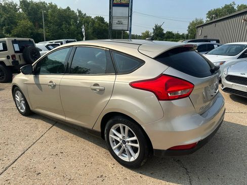 Used 2017 Ford Focus SE FWD image 5