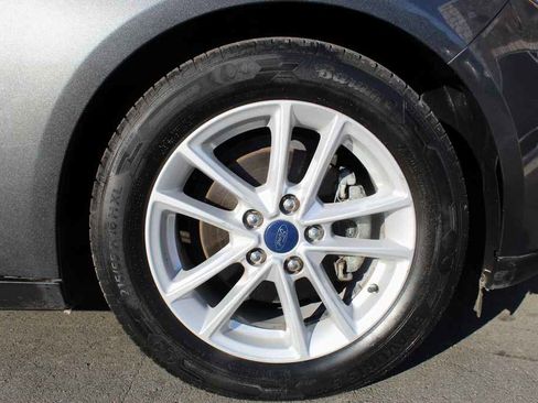 Used 2018 Ford Focus SE image 30