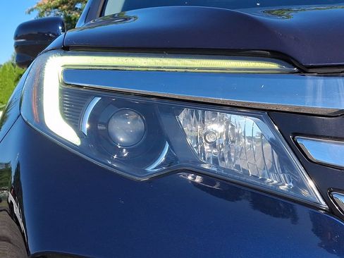 Used 2016 Honda Pilot Touring image 9