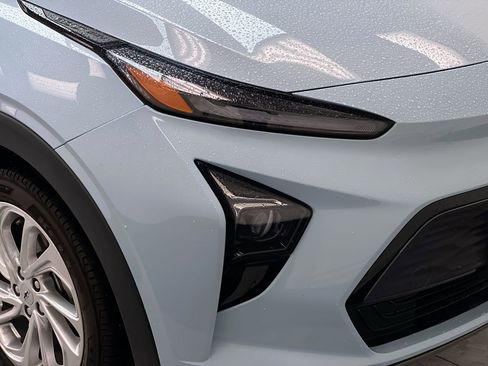 Used 2022 Chevrolet Bolt EUV LT image 11