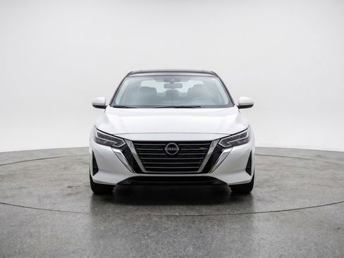 Used 2025 Nissan Sentra SV image 2