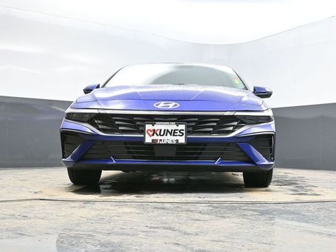 Used 2025 Hyundai Elantra Limited FWD image 38