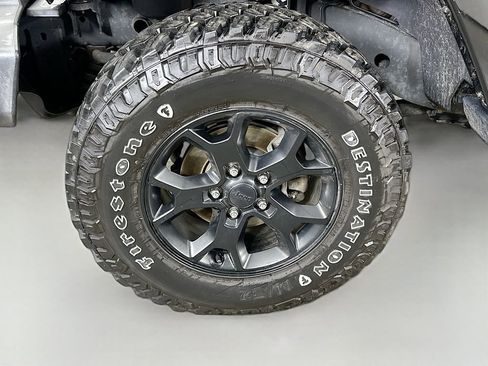 Used 2016 Jeep Wrangler Unlimited Sahara w/ Connectivity Group image 10