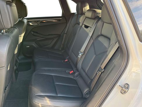Used 2022 Porsche Macan image 14
