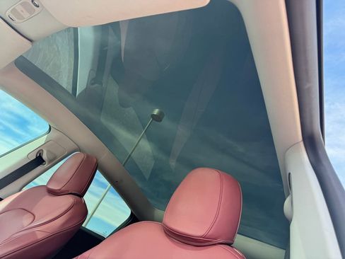 Used 2021 Tesla Model Y Long Range image 9