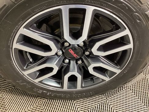 Used 2019 GMC Sierra 1500 AT4 w/ AT4 Premium Package AWD/4WD image 7