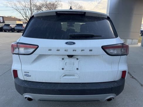 Used 2020 Ford Escape SE image 5