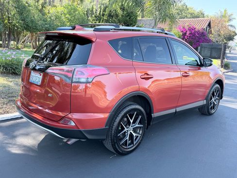 Used 2016 Toyota RAV4 SE FWD image 6
