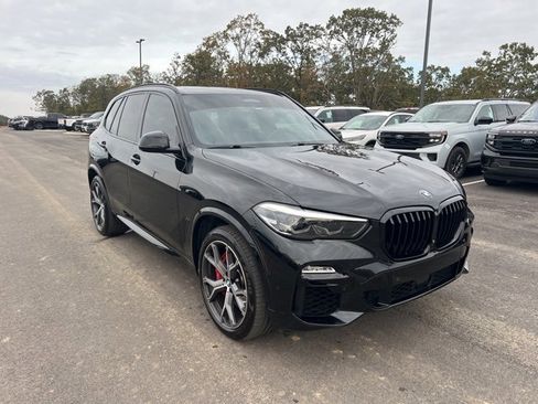 Used 2021 BMW X5 M50i image 4