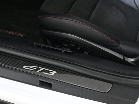 Certified 2022 Porsche 911 GT3 image 32
