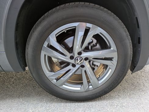 Used 2024 Volkswagen Atlas Cross Sport SEL R-Line AWD/4WD image 30