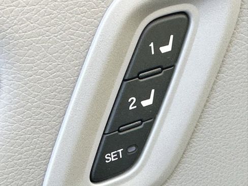 Used 2024 Honda Pilot EX-L image 8