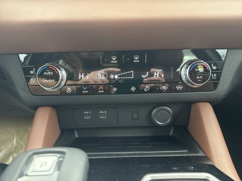 New 2025 Mitsubishi Outlander SEL image 24