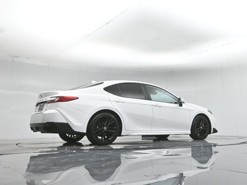 Used 2025 Toyota Camry SE FWD image 50