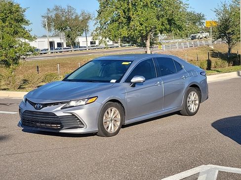 Certified 2022 Toyota Camry LE image 1