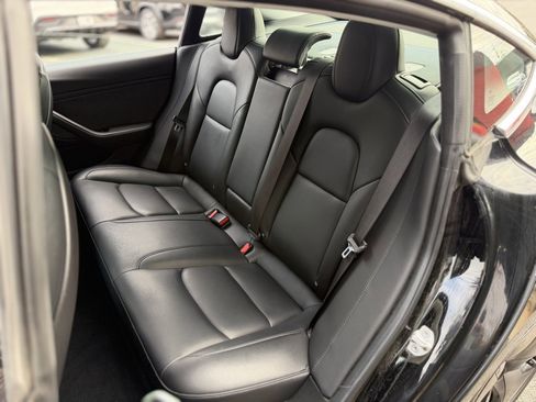 Used 2018 Tesla Model 3 image 31