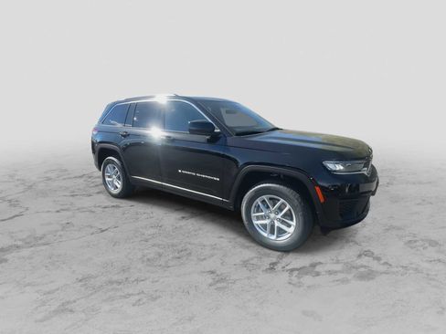 New 2025 Jeep Grand Cherokee Laredo X image 2
