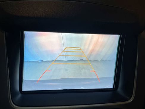 Used 2017 GMC Yukon SLE w/ SLE Value Package image 17