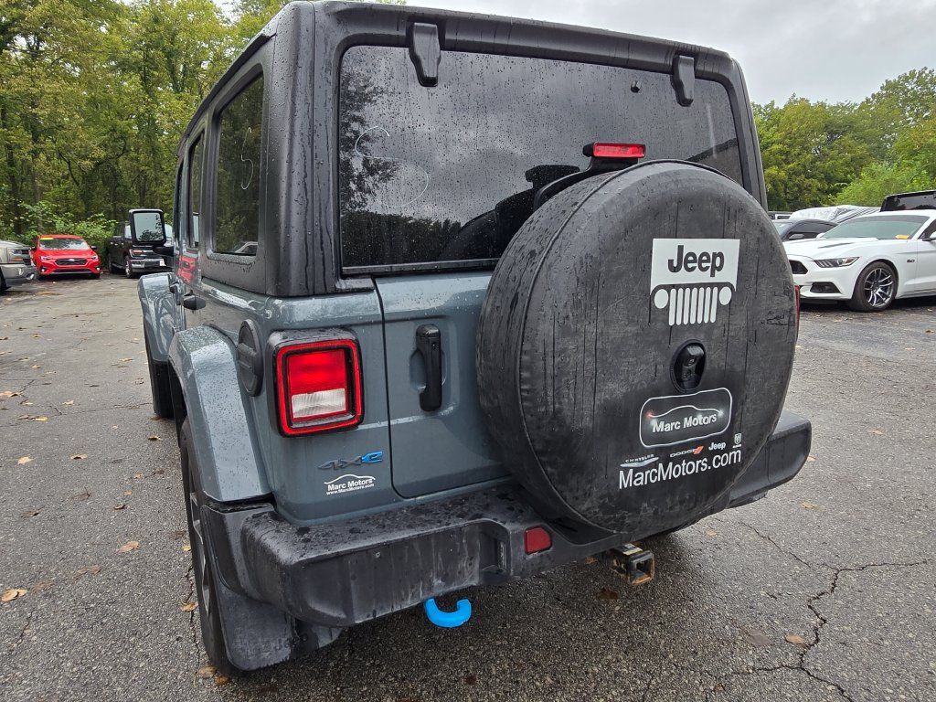 Used 2024 Jeep Wrangler Unlimited w/ Convenience Group AWD/4WD image 5