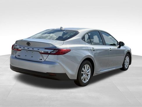 Used 2025 Toyota Camry LE FWD image 27