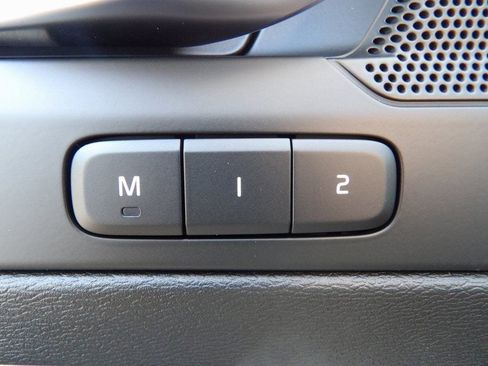 New 2026 Volvo XC40 B5 Plus w/ Protection Package Premier image 9