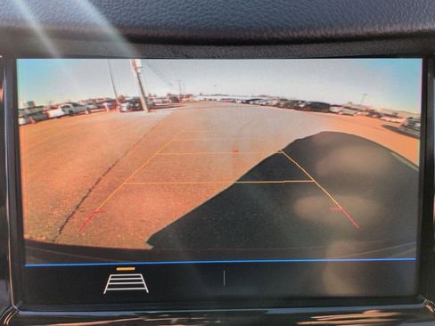 Used 2022 Chevrolet Trax LT w/ LT Convenience Package image 31