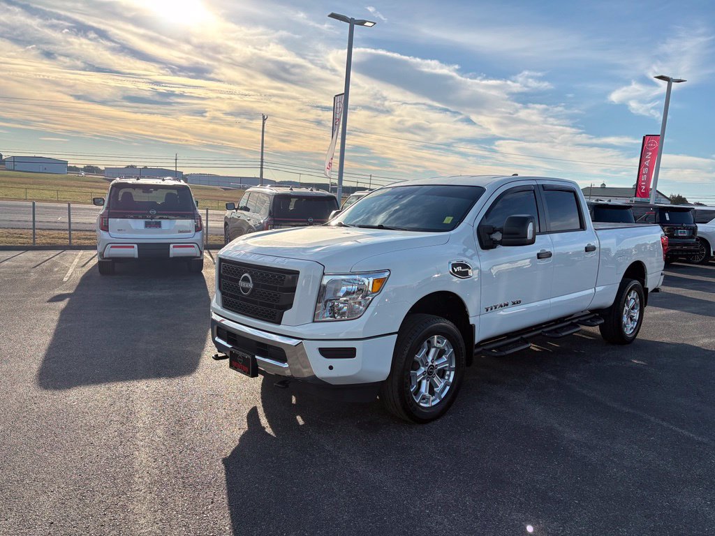 Used 2024 Nissan Titan SV w/ SV Convenience Package AWD/4WD image 11