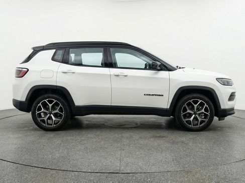 Used 2025 Jeep Compass Limited AWD/4WD image 11