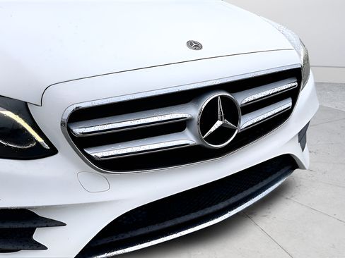 Used 2018 Mercedes-Benz E 300 image 35