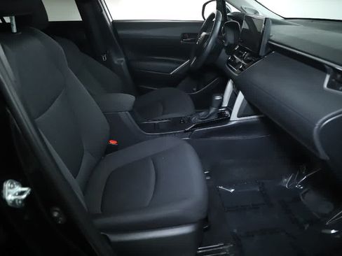 Used 2024 Toyota Corolla Cross LE w/ Moonroof Package AWD/4WD image 33