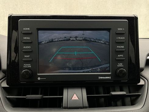 Used 2020 Toyota RAV4 LE image 28