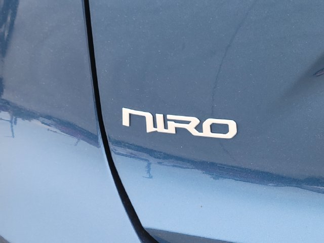 Used 2023 Kia Niro EX Touring FWD image 14