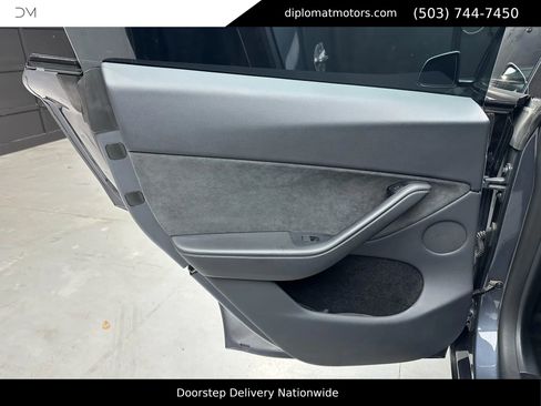 Used 2023 Tesla Model Y Long Range image 25