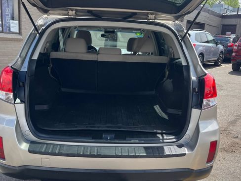 Used 2014 Subaru Outback 2.5i Premium AWD/4WD image 21