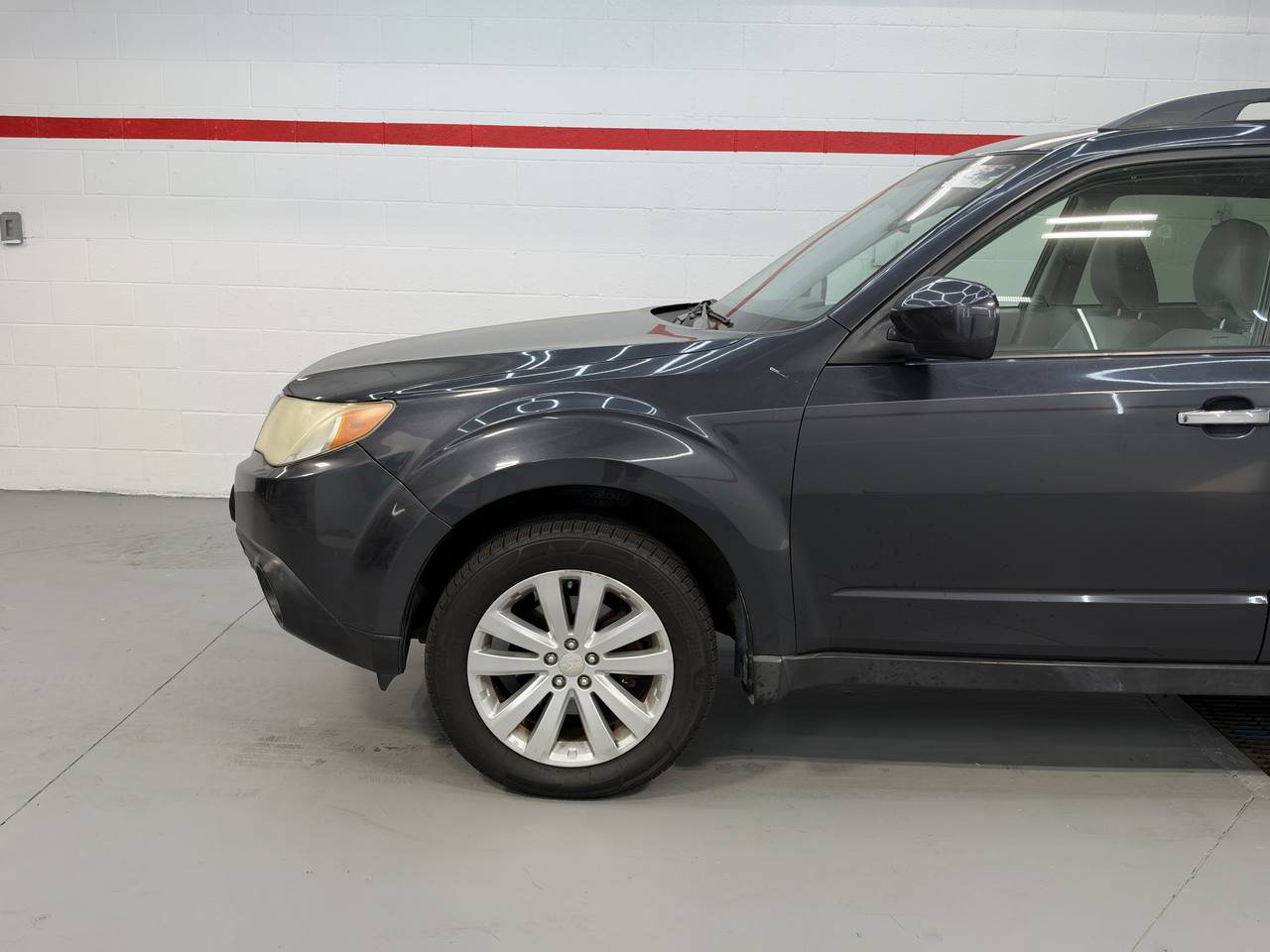 Used 2011 Subaru Forester 2.5X Premium w/ All-Weather Pkg AWD/4WD image 2