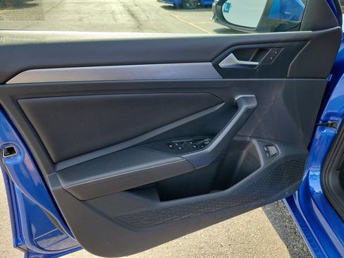 Used 2024 Volkswagen Jetta SE FWD image 23