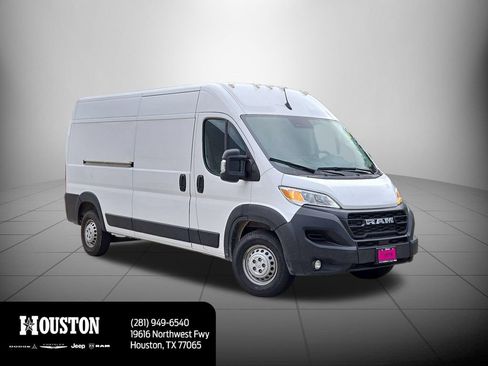 Used 2025 RAM ProMaster 2500 w/ Convenience Group FWD image 3