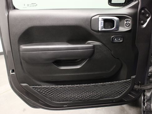 Used 2024 Jeep Wrangler Unlimited AWD/4WD image 17