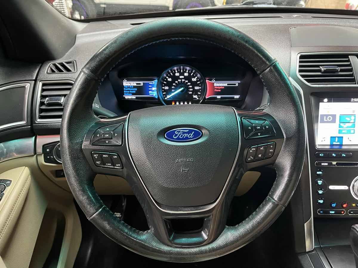 Used 2017 Ford Explorer Limited w/ Equipment Group 303A AWD/4WD image 12