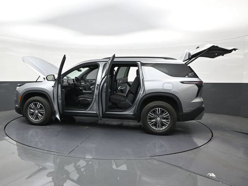 Used 2026 Chevrolet Traverse LT FWD image 28