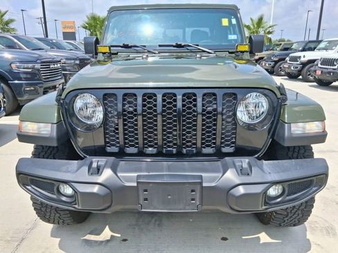 Used 2022 Jeep Gladiator Sport AWD/4WD image 5