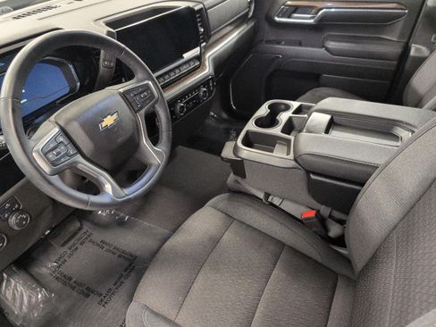 Used 2024 Chevrolet Silverado 1500 LT AWD/4WD image 9