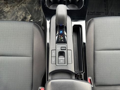 Used 2025 Toyota Prius LE image 39