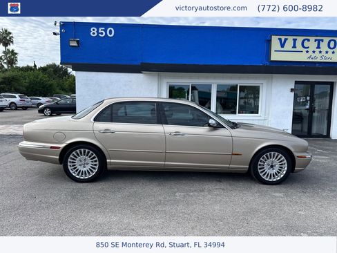 Used 2005 Jaguar XJ8 L image 12